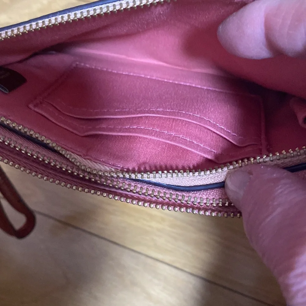 Coach Womens Pebbled Leather Corner Double zip Wristlet wallet . - Picture 7 of 8